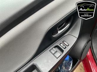 Toyota Yaris Yaris III (P13), Hatchback, 2010 / 2020 1.5 16V Hybrid picture 17