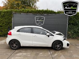 Sloopauto Kia Rio Rio III (UB), Hatchback, 2011 / 2017 1.2 CVVT 16V 2013/10