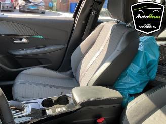 Peugeot 208 208 II (UB/UH/UP), Hatchback 5-drs, 2019 1.2 Vti 12V PureTech 100 picture 21