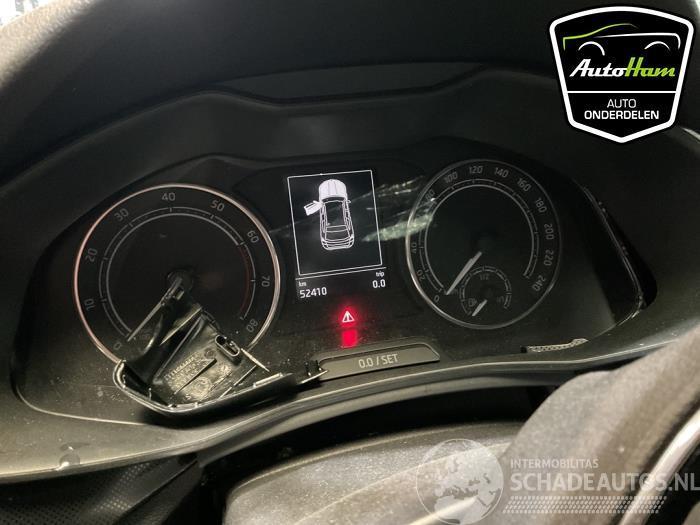 Skoda Kamiq Kamiq, SUV, 2019 1.0 TSI 12V