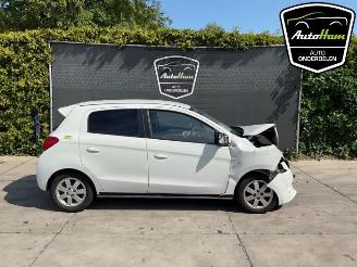 Vrakbiler auto Mitsubishi Space-star Space Star (A0), Hatchback, 2012 1.0 12V 2015/2