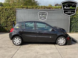 Vrakbiler auto Renault Clio Clio III (BR/CR), Hatchback, 2005 / 2014 1.2 16V 75 2008/8