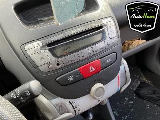 Toyota Aygo Aygo (B10), Hatchback, 2005 / 2014 1.0 12V VVT-i picture 16