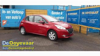 demontáž osobní automobily Peugeot 208 208 I (CA/CC/CK/CL), Hatchback, 2012 / 2019 1.0 Vti 12V PureTech 2013/1