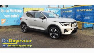 Vrakbiler auto Volvo XC40 XC40 (XZ), SUV, 2017 Single Motor Extended Range 82 kWh 2024/4