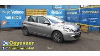 demontáž osobní automobily Peugeot 308 308 (L3/L8/LB/LH/LP), Hatchback 5-drs, 2013 / 2021 1.2 12V VTi PureTech 82 2013/11