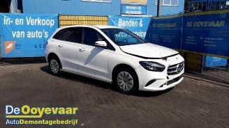 demontáž osobní automobily Mercedes B-klasse B (W247), Hatchback, 2018 / 2026 2.0 B-200d 2022/10