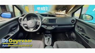 Toyota Yaris Yaris III (P13), Hatchback, 2010 / 2020 1.5 16V Hybrid picture 2