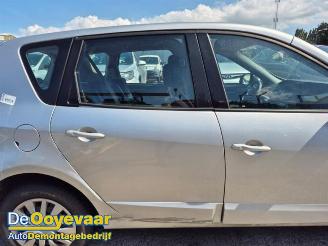 Renault Scenic Scenic III (JZ), MPV, 2009 / 2016 2.0 16V CVT picture 13