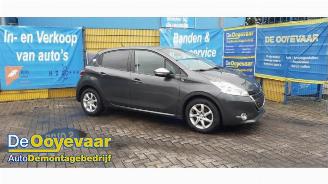 Coche siniestrado Peugeot 208 208 I (CA/CC/CK/CL), Hatchback, 2012 / 2019 1.2 Vti 12V PureTech 82 2014/7