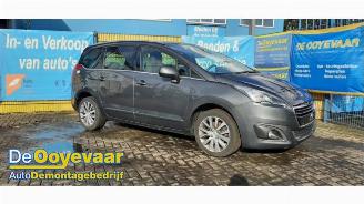Coche siniestrado Peugeot 5008 5008 I (0A/0E), MPV, 2009 / 2017 1.6 THP 16V 2014/8