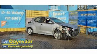 demontáž osobní automobily Toyota Yaris Yaris IV (P21/PA1/PH1), Hatchback, 2020 1.5 12V Hybrid 115 2023/6