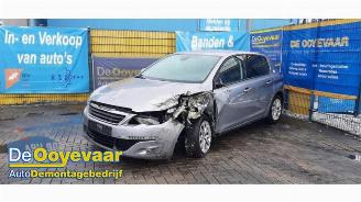 Peugeot 308 308 (L3/L8/LB/LH/LP), Hatchback 5-drs, 2013 / 2021 1.2 12V e-THP PureTech 110 picture 4