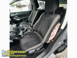 Peugeot 308 308 (L3/L8/LB/LH/LP), Hatchback 5-drs, 2013 / 2021 1.2 12V e-THP PureTech 110 picture 6