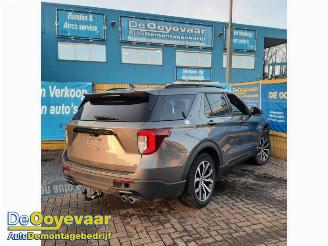 Ford Explorer  picture 2