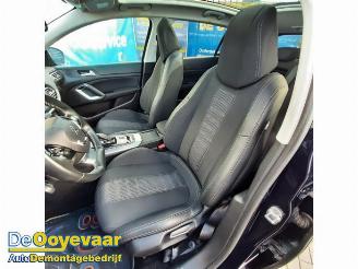 Peugeot 308 308 (L3/L8/LB/LH/LP), Hatchback 5-drs, 2013 / 2021 1.2 12V e-THP PureTech 130 picture 6