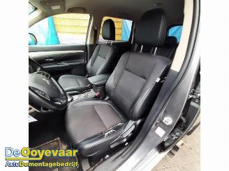 Mitsubishi Outlander Outlander (GF/GG), SUV, 2012 / 2022 2.0 16V PHEV 4x4 picture 6