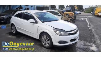 Vrakbiler auto Opel Astra Astra H GTC (L08), Hatchback 3-drs, 2005 / 2011 1.7 CDTi 16V 2009/11