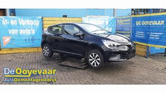Dezmembrări autoturisme Renault Clio Clio V (RJAB), Hatchback 5-drs, 2019 1.0 TCe 90 12V 2023/4
