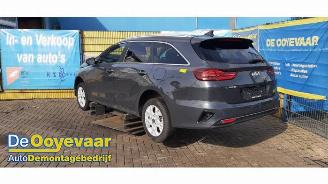 Autoverwertung Kia Cee d Ceed Sportswagon (CDF), Combi 5-drs, 2018 1.5 T-GDI 16V 2024/12