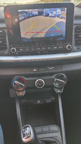 Kia Stonic Kia Stonic Edition 7  lichte rijdende schade ! picture 12