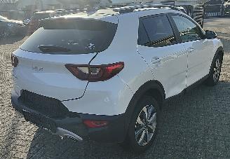 Kia Stonic Kia Stonic Edition 7  lichte rijdende schade ! picture 4