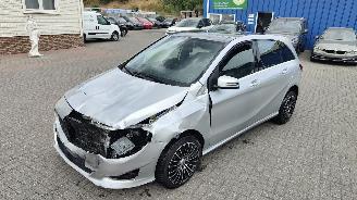 skadebil auto Mercedes B-klasse mercedes B 180 automatiek pano urban 2017/3