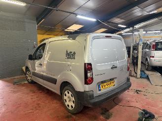 Unfallwagen Peugeot Partner  2014/3
