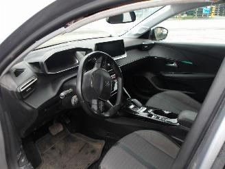 Peugeot 208  picture 12