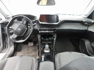 Peugeot 208  picture 14