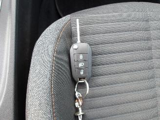 Peugeot 208  picture 22