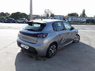 Peugeot 208  picture 5