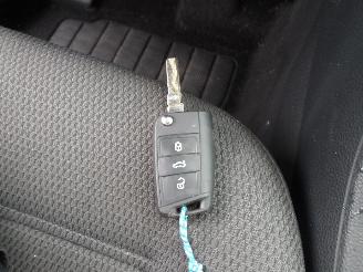 Volkswagen Golf  picture 29
