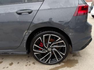 Volkswagen Golf 2.0  GTI picture 17