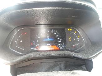 Renault Clio  picture 17