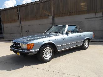 Coche accidentado Mercedes 200-280 R 107 1977/10
