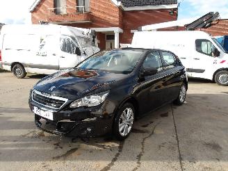 krockskadad bil auto Peugeot 308  2014/5
