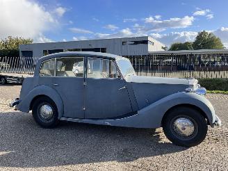 Triumph Renown 2 LITRE SALOON picture 9