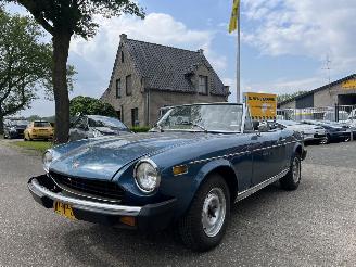 Voiture accidenté Fiat 124 1800 Sport Spider 1976/2