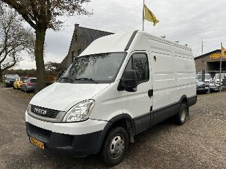 krockskadad bil bedrijf Iveco Daily 50C15V 330 H2 DUBBELLUCHT ACHTER 2011/10
