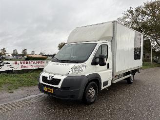 krockskadad bil bedrijf Peugeot Boxer 2.2 HDI 110KW BAKWAGEN MET DEUREN EURO 5 2012/9
