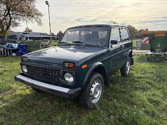uszkodzony samochody osobowe Lada Niva 1.7 4x4 Benzine (merk WOLGA-AUTOW. Type VAZ 2121 op kenteken) 1998/10
