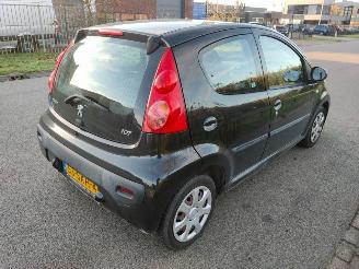 Peugeot 107 1.0 5 deurs airco picture 13
