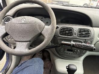 Renault Mégane Scénic 2.0 16V AUTOMAAT, CLIMA picture 10