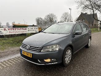 damaged passenger cars Volkswagen Passat Variant 1.4 TSI Comfortline BlueMotion automaat 2011/3