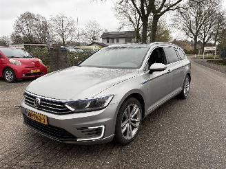 krockskadad bil auto Volkswagen Passat Variant 1.4 TSI GTE Highline LEES TEKST !! MEGATRONIC DEFECT ! 2015/11