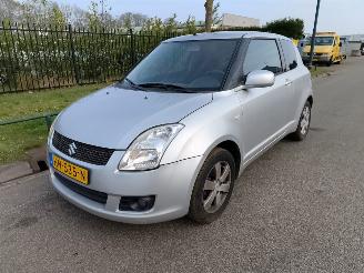 damaged passenger cars Suzuki Swift 1.3 AIRCO 2010/6