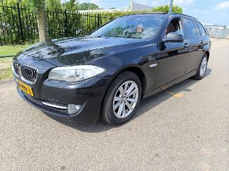 krockskadad bil auto BMW 5-serie Touring 528i High Executive, 3.0 6 CILINDER BENZINE ! 2011/3
