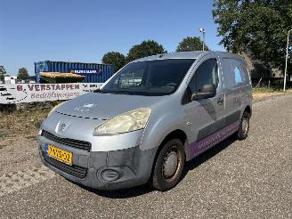 skadebil bedrijf Peugeot Partner bestel 120 1.6 HDI L1 XR Profit + airco 2012/5