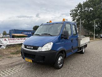 damaged commercial vehicles Iveco Daily 50C17 D 3.0 Diesel 345 dubbele cabine open laadbak 2011/10